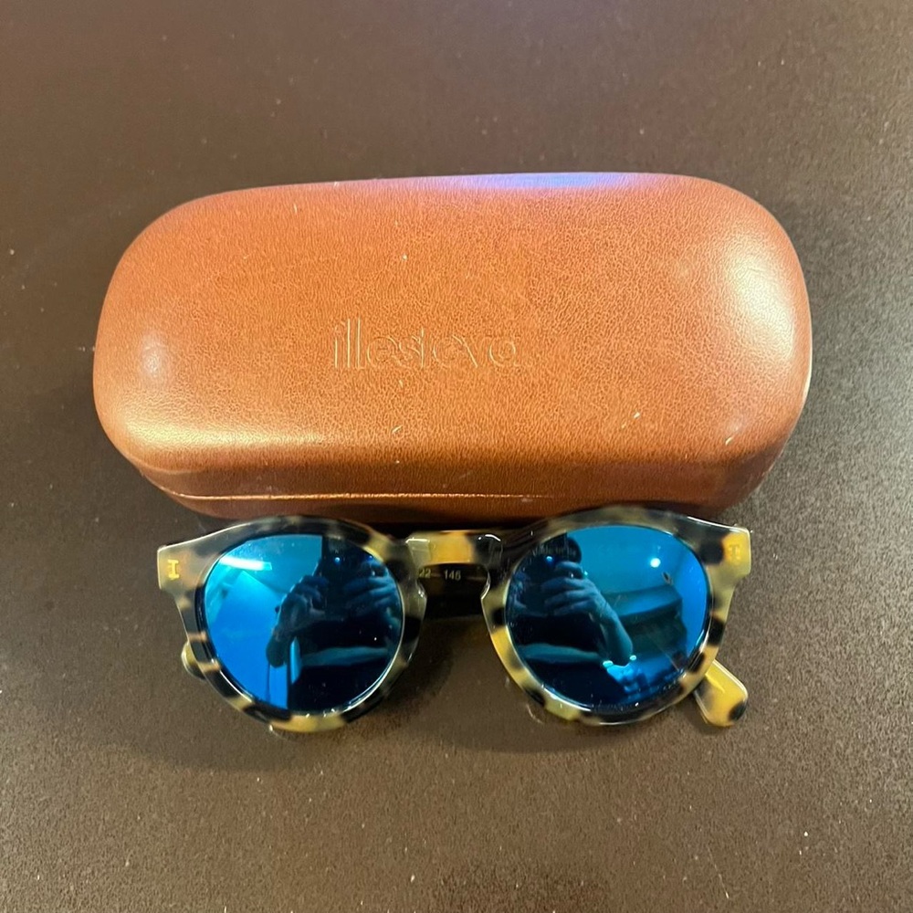 illesteva Leonard Sunglasses